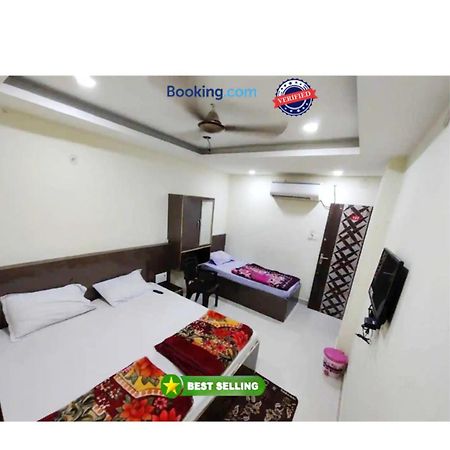 Hotel Swastik Guest House Varanasi - Perfect Location And Comfortable Room Екстериор снимка